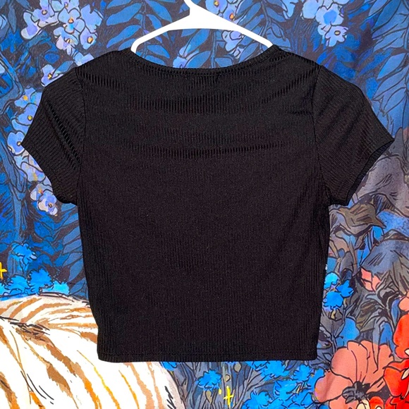 Love Wins Crop-Top - Picture 2 of 3